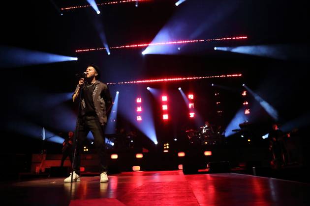 Johannes Oerding bei einem Konzert in der Mercedes-Benz Arena in Berlin, 15. April 2023. Johannes Oerding Konzert Berlin