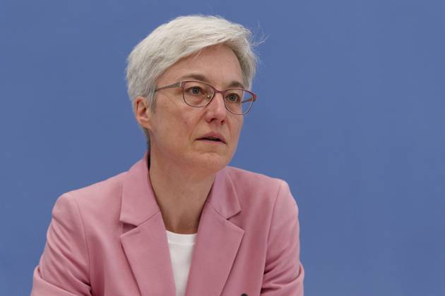Experten kritisch zu Treibhausgas-Berechnung 2023-04-17 - Deutschland, Berlin - Bundespressekonferenz: Der Expertenrat für Klimafragen (ERK) erläutert seinen Prüfbericht zur Berechnung der deutschen Treibhausgasemissionen für das Jahr 2022. Im Bild Dr. Brigitte Knopf, Stellvertretende Vorsitzende ERK, Mercator Research Institute on Global Commons and Climate Change (MCC).
