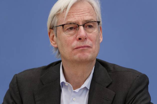 Experten kritisch zu Treibhausgas-Berechnung 2023-04-17 - Deutschland, Berlin - Bundespressekonferenz: Der Expertenrat für Klimafragen (ERK) erläutert seinen Prüfbericht zur Berechnung der deutschen Treibhausgasemissionen für das Jahr 2022. Im Bild Prof. Dr. Thomas Heimer, Ratsmitglied ERK, Hochschule RheinMain und Technopolis