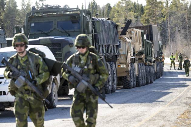 ÖSTERSUND 20230417 The Aurora23 military exercise begins in Östersund An American battalion arrives after driving across the border from the NATO country Norway Östersund Sweden x10050x,  Copyright: xPontusxLundahl TTx AURORA 23 TTABB0000000000178005