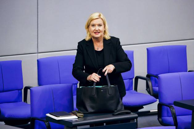 Die Wehrbeauftragte des Deutschen Bundestages, Eva Hoegl, SPD, aufgenommen im Plenum des Bundestages. Berlin, 20.04.2023 Berlin Deutschland
