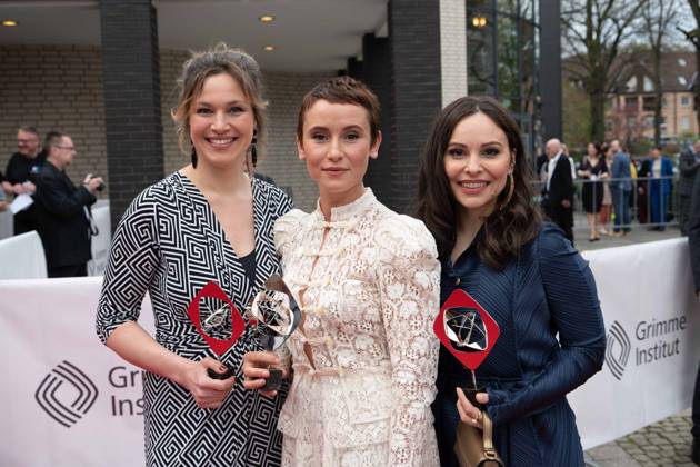 Grimmepreis fuer NEULAND; v.l. Franziska Hartmann, Schauspielerin, Mina Tander, Schauspielerin, Peri Baumeister, Schauspielerin, Roter Teppich, Red Carpet Show, Ankunft, arrival, 59. Verleihung des Adolf-Grimme-Preises Adolf-Grimme-Preis Grimmepreis in Marl, 21.04.2023. o¥Â