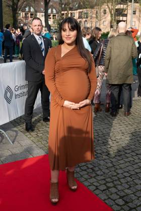 Grimmepreis fuer Zwei Schwestern; Almila BAGRIACIK, Schauspielerin, schwanger, Roter Teppich, Red Carpet Show, Ankunft, arrival, 59. Verleihung des Adolf-Grimme-Preises Adolf-Grimme-Preis Grimmepreis in Marl, 21.04.2023. oÂ¥Ã‚