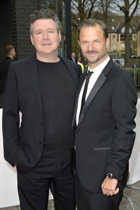 Magnus Vattrodt und Philipp Hochmair bei der 59. Verleihung des Grimme Preises 2023 im Theater der Stadt Marl. Marl, 21.04.2023