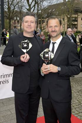 Magnus Vattrodt und Philipp Hochmair bei der 59. Verleihung des Grimme Preises 2023 im Theater der Stadt Marl. Marl, 21.04.2023