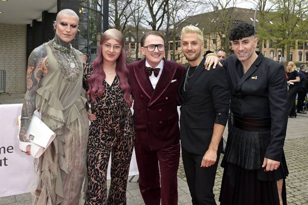 Avi Jakobs, Leni Bolt, Jan-Henrik Scheper-Stuke, Aljosha Muttardi und Ayan Yuruk bei der 59. Verleihung des Grimme Preises 2023 im Theater der Stadt Marl. Marl, 21.04.2023