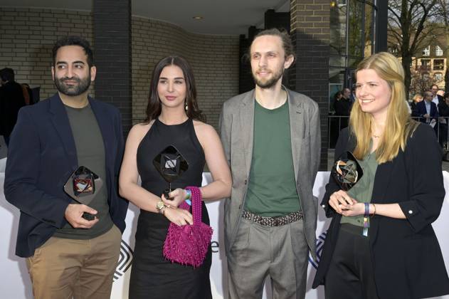 Armin Ghassim, Mariam Noori, Gast und Zita Zengerling bei der 59. Verleihung des Grimme Preises 2023 im Theater der Stadt Marl. Marl, 21.04.2023
