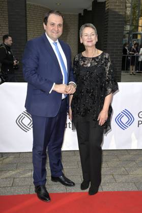 Nathanael Liminski und Frauke Gerlach bei der 59. Verleihung des Grimme Preises 2023 im Theater der Stadt Marl. Marl, 21.04.2023
