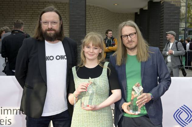 Michael Venus, Gro Swantje Kohlhof und Thomas Friedrich bei der 59. Verleihung des Grimme Preises 2023 im Theater der Stadt Marl. Marl, 21.04.2023