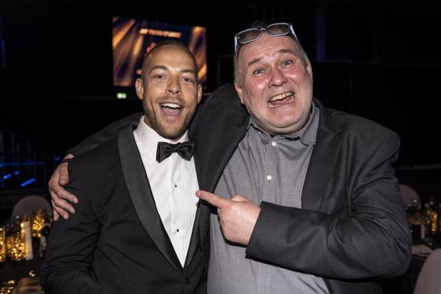 Goldene Sonne 2023 von Sonnenklar.TV in Kalkar Walter Waldi Lehnertz, Antikhändler und Händler bei Bares für Rares (rechts) mit Ex-Bachelor Andrej Mangold;Goldene Sonne 2023 von Sonnenklar.TV in Kalkar Walter Waldi Lehnertz, Antikhändler und Händler bei Bares für Rares (rechts) mit Ex-Bachelor Andrej Mangold, Kalkar Nordrhein-Westfalen Deutschland Wunderland Kalkar