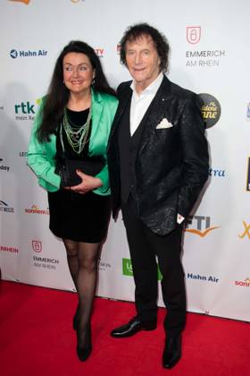 Franz LAMBERT, Musiker, Organist, mit Frau Christa, Roter Teppich, Red Carpet Show, Ankunft, arrival, Die Goldene Sonne 2023, am 22.04.2023 im Wunderland Kalkar,