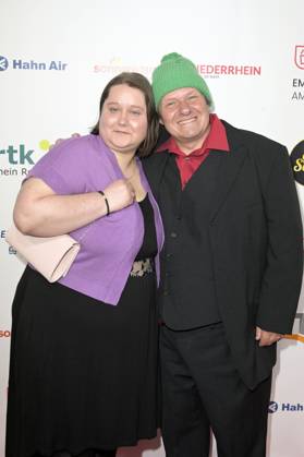 Manfred Ludolf mit Ehefrau Jana Ludolf bei der Verleihung der Goldenen Sonne 2023 während der Sonnenklar.TV Gala im Wunderland Kalkar. Kalkar, 22.04.2023