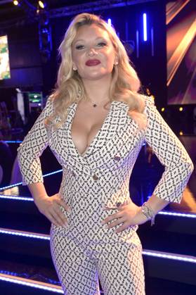 Evelyn Burdecki bei der Verleihung der Goldenen Sonne 2023 während der Sonnenklar.TV Gala im Wunderland Kalkar. Kalkar, 22.04.2023