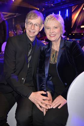 Ingo Kersting und Birgit Lechtermann bei der Verleihung der Goldenen Sonne 2023 während der Sonnenklar.TV Gala im Wunderland Kalkar. Kalkar, 22.04.2023