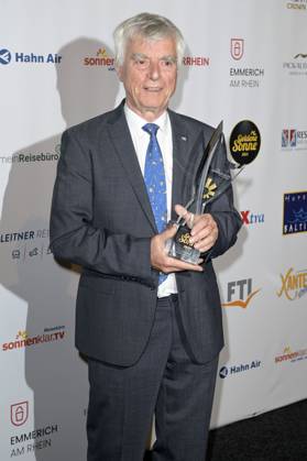 Ulf Merbold bei der Verleihung der Goldenen Sonne 2023 während der Sonnenklar.TV Gala im Wunderland Kalkar. Kalkar, 22.04.2023