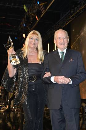 Marlene Charell und Max Schautzer bei der Verleihung der Goldenen Sonne 2023 während der Sonnenklar.TV Gala im Wunderland Kalkar. Kalkar, 22.04.2023