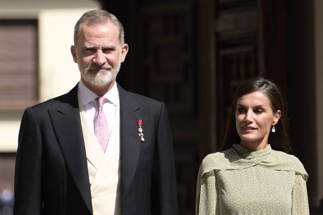 Entertainment Bilder des Tages 24-04-2023 Madrid Queen Letizia and King Felipe arriving for the presentation of the Miguel de Cervantes literature prize in the Spanish language 2022 to Rafael Cadenas at the university of Alcala de Henares in Madrid. No Spain Â  Copyright: xPPEx