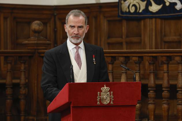 Spanish King Felipe VI gives a speech during the delivering act of Cervantes Award to Venezuelan poet Rafael Cadenas (not at the image) held in Alcala de Henares, Madrid, Spain on 24 April 2023. The Cervantes Award is the biggest prize in Spanish language. Venezuelan poet Rafael Cadenas receives the Cervantes Award !ACHTUNG: NUR REDAKTIONELLE NUTZUNG!  Copyright: xBallesterosx GRAF4699 20230424-d4d39daf2e442cc4781ce0a3077dd5d298096730