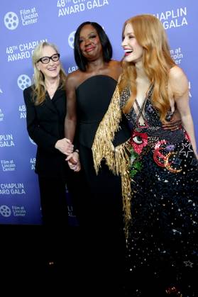 April 24, 2023, New York, NY, USA: MERYL STREEP, VIOLA DAVIS, and JESSICA CHASTAIN attend the 48th Chaplin Award Gala honoring Viola Davis, presented by Film at Lincoln Center,.Alice Tully Hall, Lincoln Center, NYCApril 24, 2023 .New York City..April 24, 2023. New York USA - ZUMAms4_ 20230424_zaf_ms4_025 Copyright: xSoniaxMoskowitzxGordonx