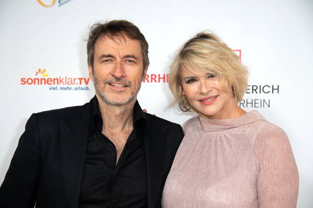 Guido BROSCHEIT, Schauspieler, mit Barbara KLEIN, Roter Teppich, Red Carpet Show, Ankunft, arrival, Die Goldene Sonne 2023, am 22.04.2023 im Wunderland Kalkar,