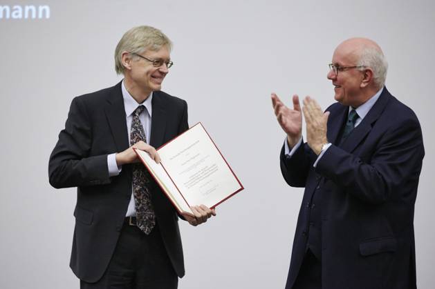 Gottfried Wilhelm Leibniz Prize 2013 Prof. Dr. Peter Hegemann, Biophysik, Humboldt-Universität zu Berlin was awarded by merkel with the Gottfried Wilhelm Leibniz Prize 2013.Berlin, 19. Maerz 2013. Johanna Wanka, Bundesministerin für Bildung und Forschung, hält eine Rede bei der Verleihung des Gottfried Wilhelm Leibniz Preises 2013 in der Berlin-Brandenburgischen Akademie der Wissenschaften. Der Gottfried Wilhelm Leibniz-Preis, der wichtigste Forschungspreis in Deutschland, zeichnet herausragende Wissenschaftler aus. Berlin, 19 March 2013. The Gottfried Wilhelm Leibniz Prize, the most important research award in Germany, recognizes outstanding scientists. Johanna Wanka, Minister for Education and Research, gives a speech at the award ce Copyright: xZoonar.com ReynaldoxPaganellix 4510797