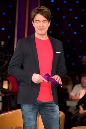 MDR - Riverboat. Moderator Matze Knop anläßlich der Aufzeichnung der MDR - Talkshow Riverboat am 28.04.2023 in der Mediacity Leipzig. 20230428ADO0020