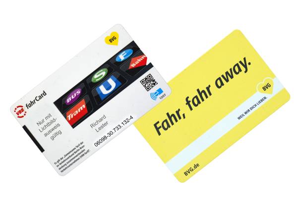 Monatskarte, VBB und BVG FahrCard mit QR Code, DeutschlandCard und Rückseite Copyright: imageBROKER SiegraxAsmoel iblasm09239535.jpg