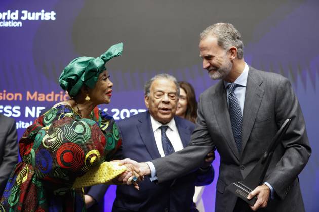 Entertainment Bilder des Tages Spanish King Felipe VI (R) greets Jean Childs Young (L) speech during the delivering act of the World Peace & Liberty Award to US activist Andrew Young (C) during an act held in Madrid, Spain on 08 May 2023. World Peace & Liberty Award to US activist Andrew Young !ACHTUNG: NUR REDAKTIONELLE NUTZUNG!  Copyright: xJavierxLizonx GRAF5625 20230508-35d6ec2d40d5c8f85af0d63cc64c1336615d9949