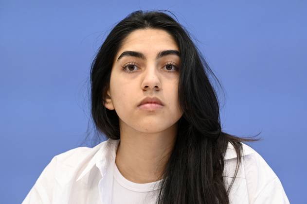 Sultana Sediqi bei der Bundespressekonferenz zur Jahresstatistik 2022 zu rechter und rassistischer Gewalt sowie zu der aktuellen Welle rassistischer Mobilisierungen in Ostdeutschland im Haus der Bundespressekonferenz. Berlin, 09.052023