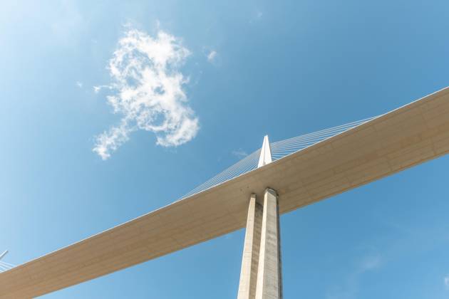 Viadukt von Millau, Schrägseilbrücke über das Tarn-Tal. Die höchste Straßenbrücke der Welt. Autobahn A75. Aveyron, Frankreich, Europa Copyright: imageBROKER/ncphoto ibxcde08568660