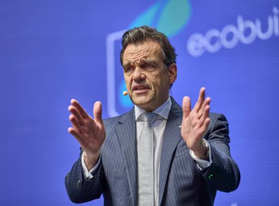 Christoph Gröner, CEO Gröner Group EUR, Europa, Deutschland, Berlin, 12.05.2023: Keynote Christoph Gröner, CEO Gröner Group. Unter dem Motto: Alle 80 Sekunden müsste eine Wohnung gebaut werden, um das Ziel 400.000 neue Wohnungen im Jahr zu erreichen. Das Baustellengespräch 80 Sekunden - Neues Bauen vermittelt Kontakte zwischen Politik, Wirtschaft, Investoren sowie der Wissenschaft.