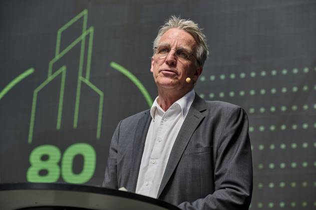 80 Sekunden: Neues Bauen- Keynote Stefan Wenzel, BMWK EUR, Europa, Deutschland, Berlin, 12.05.2023: Unter dem Motto: Alle 80 Sekunden müsste eine Wohnung gebaut werden, um das Ziel 400.000 neue Wohnungen im Jahr zu erreichen. Das Baustellengespräch 80 Sekunden - Neues Bauen vermittelt Kontakte zwischen Politik, Wirtschaft, Investoren sowie der Wissenschaft.
