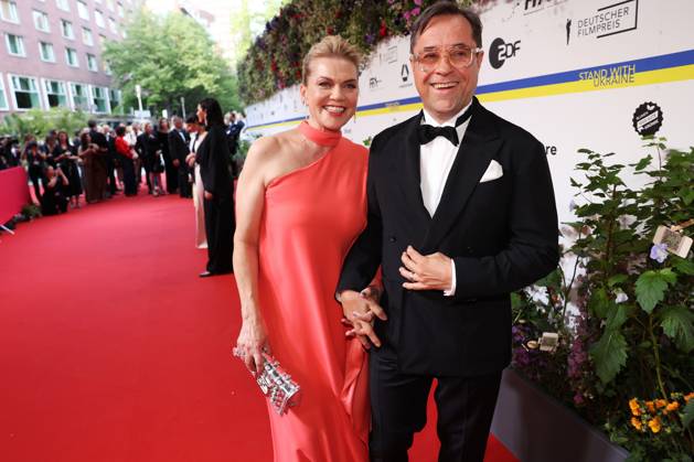 Deutscher Filmpreis 2023 Jan Josef Liefers mit Ehefrau Anna Loos auf dem Roten Teppich bei der Verleihung der Lola - Deutscher Filmpreis 2023 im Theater am Potsdamer Platz in Berlin 12.05.2023 Copyright: xEventpressx
