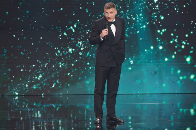 Deutscher Filmpreis 2023 Felix Lobrecht Laudator BESTE TONGESTALTUNG bei der Verleihung der Lola - Deutscher Filmpreis 2023 im Theater am Potsdamer Platz in Berlin 12.05.2023 Copyright: xEventpressx