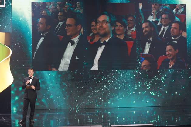 Deutscher Filmpreis 2023 BESTE TONGESTALTUNG Gewinner Frank Kruse, Markus Stempler, Viktor Prasil, Lars Ginzel,Alexander Buck bei der Verleihung der Lola - Deutscher Filmpreis 2023 im Theater am Potsdamer Platz in Berlin 12.05.2023 Copyright: xEventpressx