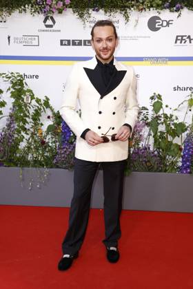 Riccardo Simonetti bei der Ankunft zur Verleihung Deutscher Filmpreis am 12.05.2023 in Berlin Deutscher Filmpreis 2023 in Berlin - Ankunft Roter Teppich