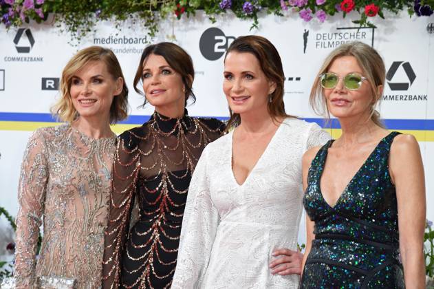 Andrea Lüdke, Gerit Kling, Anja Kling, Ursula Karven bei der Ankunft auf dem Roten Teppich zum DEUTSCHER FILMPREIS 2023 im Theater am Potsdamer Platz in Berlin am 12.05.2023