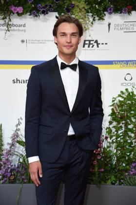 Carlos Böttcher bei der Ankunft auf dem Roten Teppich zum DEUTSCHER FILMPREIS 2023 im Theater am Potsdamer Platz in Berlin am 12.05.2023