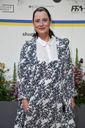 Inka Friedrich bei der Ankunft auf dem Roten Teppich zum DEUTSCHER FILMPREIS 2023 im Theater am Potsdamer Platz in Berlin am 12.05.2023