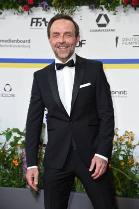 Aleksandar Jovanovic bei der Ankunft auf dem Roten Teppich zum DEUTSCHER FILMPREIS 2023 im Theater am Potsdamer Platz in Berlin am 12.05.2023