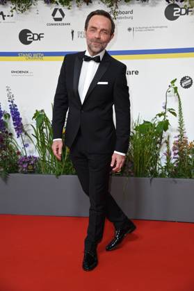Aleksandar Jovanovic bei der Ankunft auf dem Roten Teppich zum DEUTSCHER FILMPREIS 2023 im Theater am Potsdamer Platz in Berlin am 12.05.2023