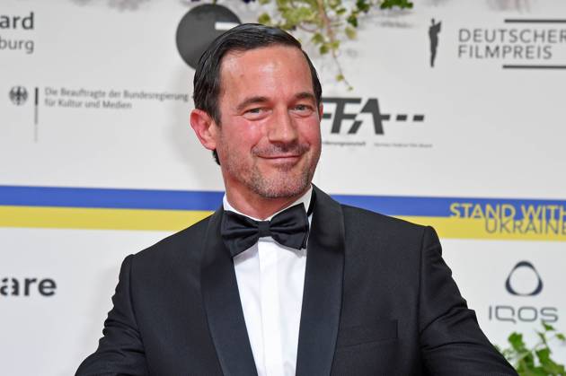 Sönke Möhring bei der Ankunft auf dem Roten Teppich zum DEUTSCHER FILMPREIS 2023 im Theater am Potsdamer Platz in Berlin am 12.05.2023