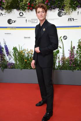 Daniel Donskoy bei der Ankunft auf dem Roten Teppich zum DEUTSCHER FILMPREIS 2023 im Theater am Potsdamer Platz in Berlin am 12.05.2023