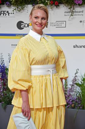 Rosalie Thomass bei der Ankunft auf dem Roten Teppich zum DEUTSCHER FILMPREIS 2023 im Theater am Potsdamer Platz in Berlin am 12.05.2023