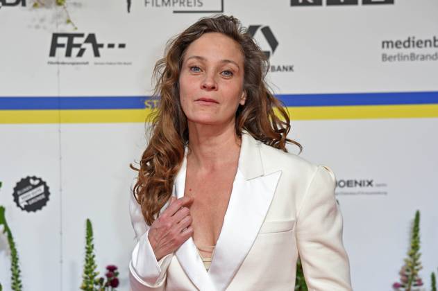 Jeanette Hain bei der Ankunft auf dem Roten Teppich zum DEUTSCHER FILMPREIS 2023 im Theater am Potsdamer Platz in Berlin am 12.05.2023