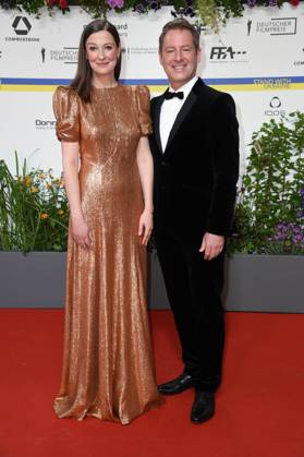Alexandra Maria Lara, Florian Gallenberger bei der Ankunft auf dem Roten Teppich zum DEUTSCHER FILMPREIS 2023 im Theater am Potsdamer Platz in Berlin am 12.05.2023