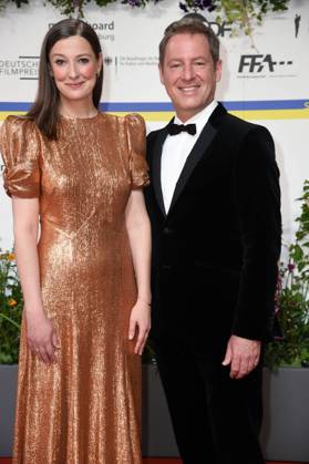 Alexandra Maria Lara, Florian Gallenberger bei der Ankunft auf dem Roten Teppich zum DEUTSCHER FILMPREIS 2023 im Theater am Potsdamer Platz in Berlin am 12.05.2023