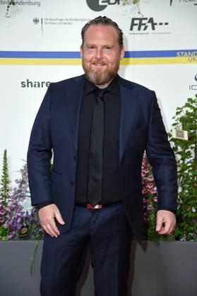 Axel Stein bei der Ankunft auf dem Roten Teppich zum DEUTSCHER FILMPREIS 2023 im Theater am Potsdamer Platz in Berlin am 12.05.2023