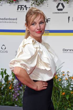 Nadja Uhl bei der Ankunft auf dem Roten Teppich zum DEUTSCHER FILMPREIS 2023 im Theater am Potsdamer Platz in Berlin am 12.05.2023