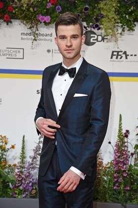 Patrick Mölleken bei der Ankunft auf dem Roten Teppich zum DEUTSCHER FILMPREIS 2023 im Theater am Potsdamer Platz in Berlin am 12.05.2023